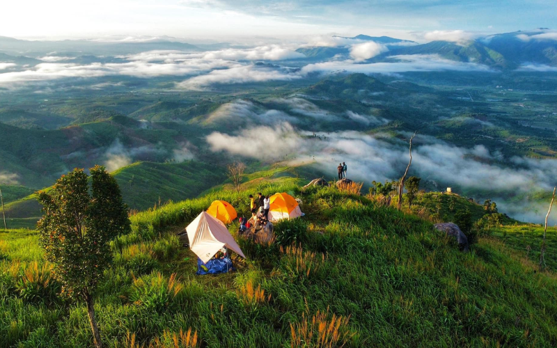 cắm trại núi dinh