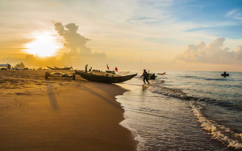 cắm trại rừng và biển